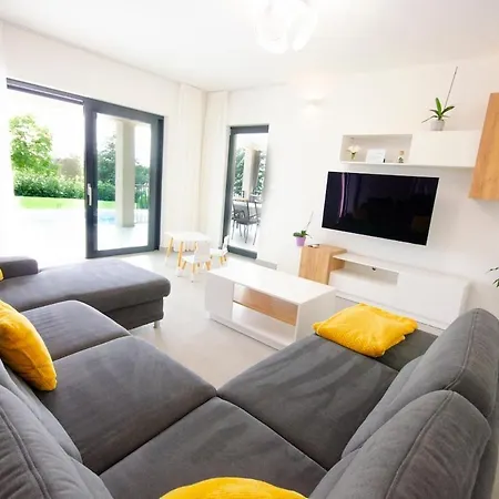 Diego By Istrialux Villa Manjadvorci